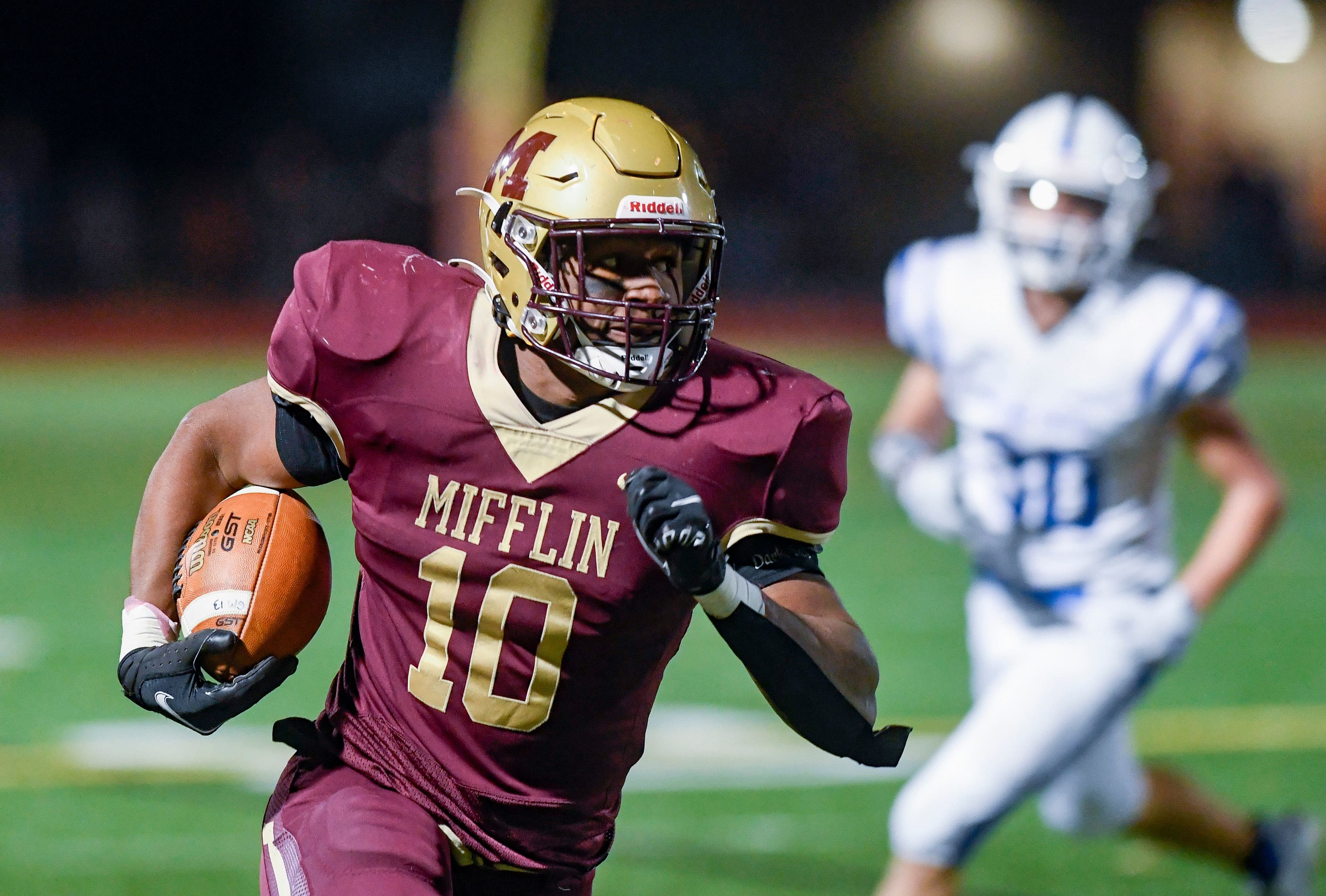 football player running