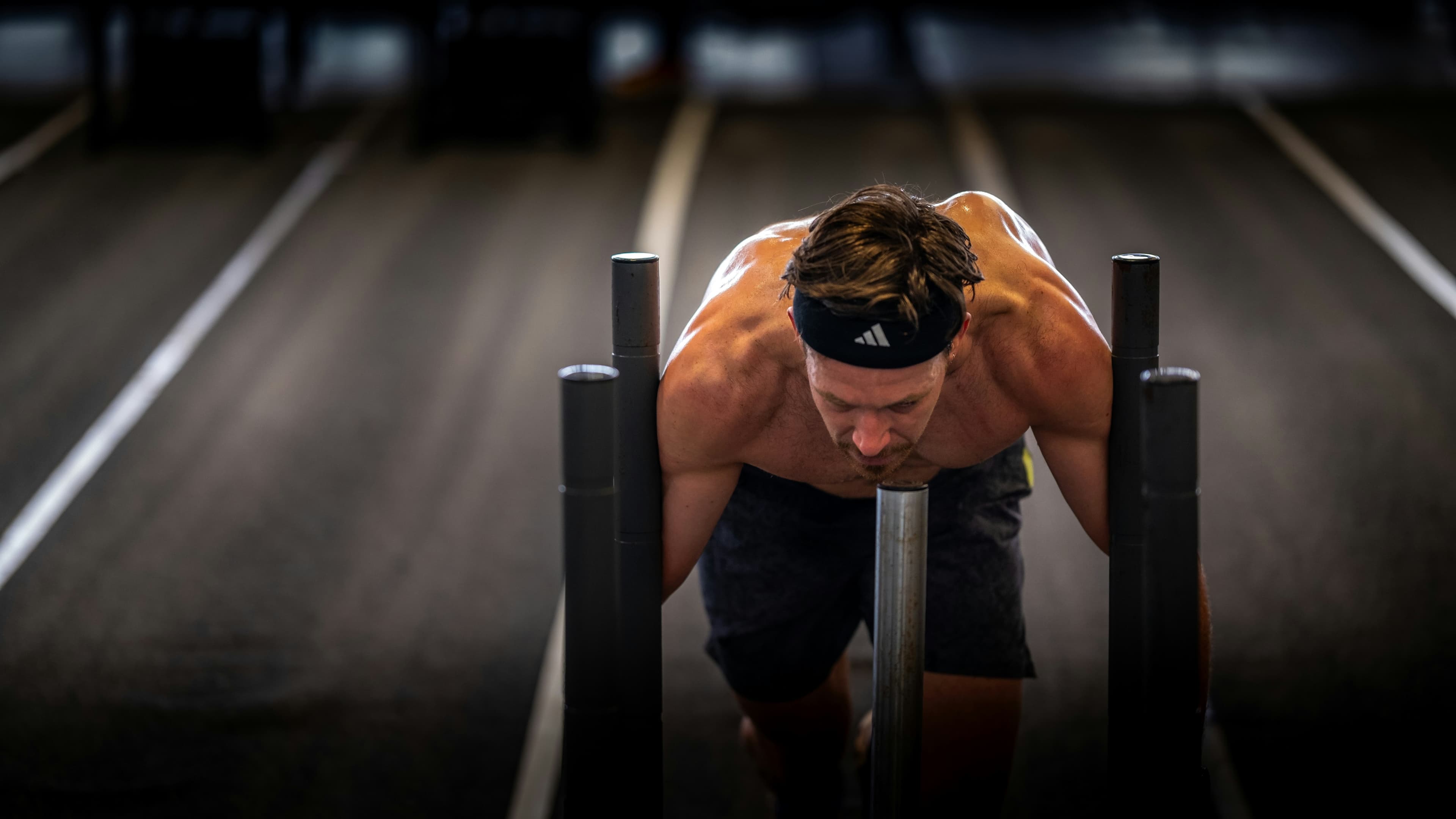 Best Lifts for HYROX Training: SL squats, pull-ups, back squats lunges, KB swings